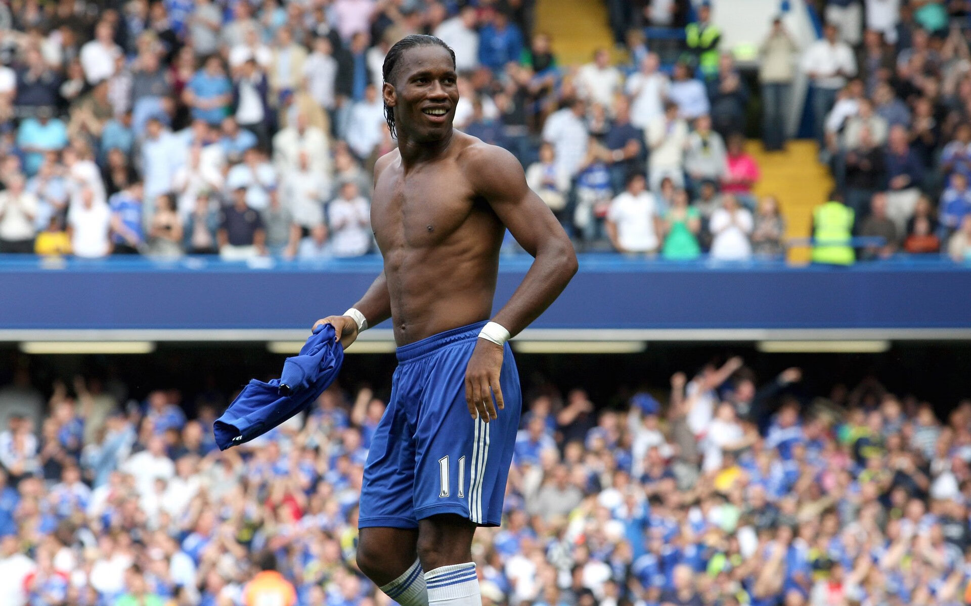 九游娱乐APP-曼城前场锋线如虎添翼，蓝月亮冲击双冠王，曼城是不是叫蓝月亮